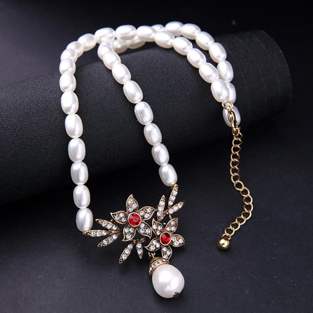 White Pearl Crystal Flower Pendant Necklace